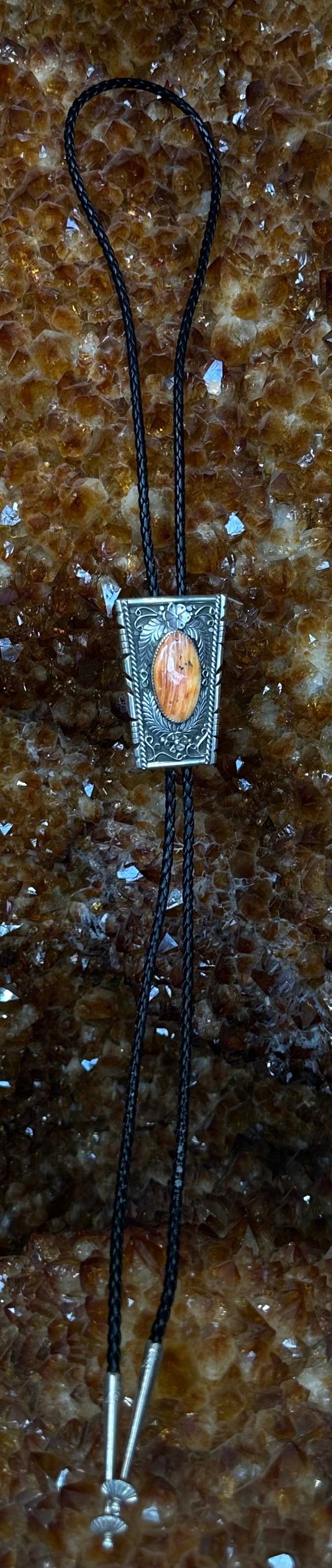 Spiney Oyster Bolo Tie