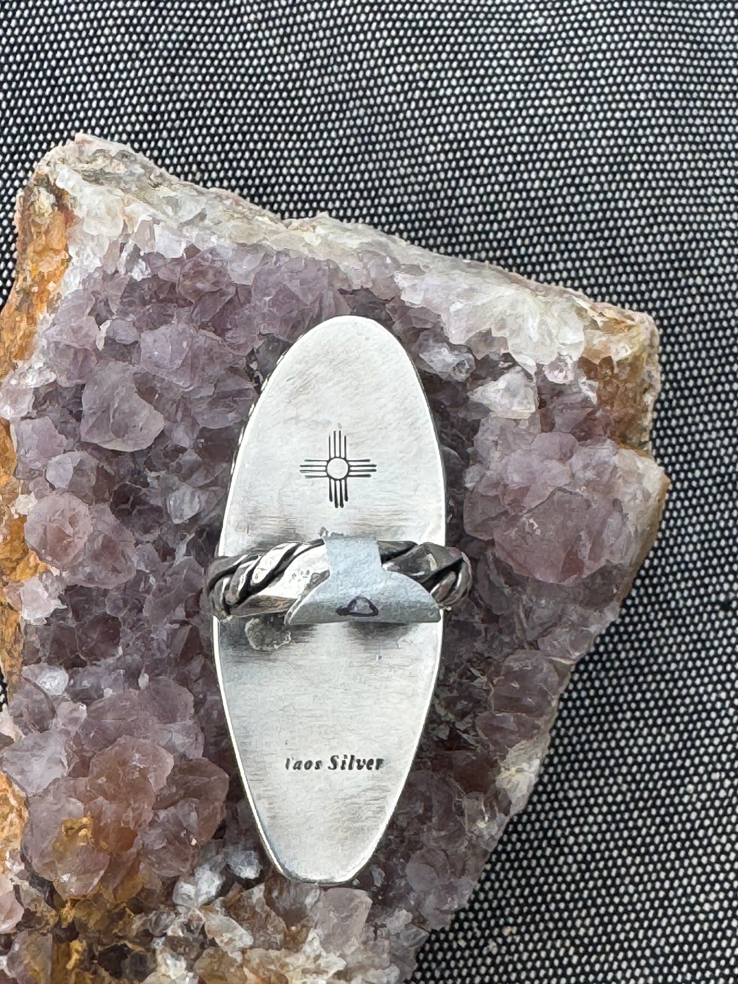 Pegmate Ring